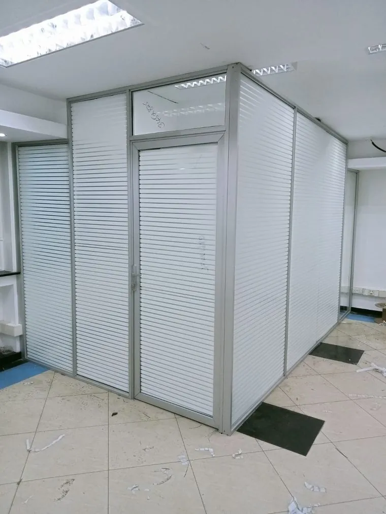 Executive office cubicle partitioning