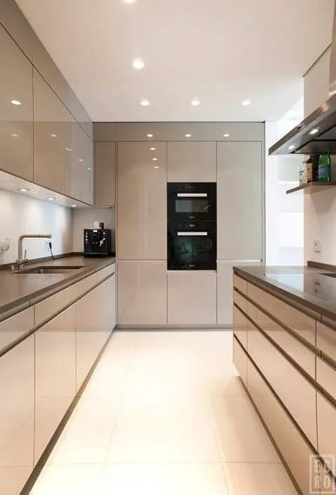 Modern handleless kitchen